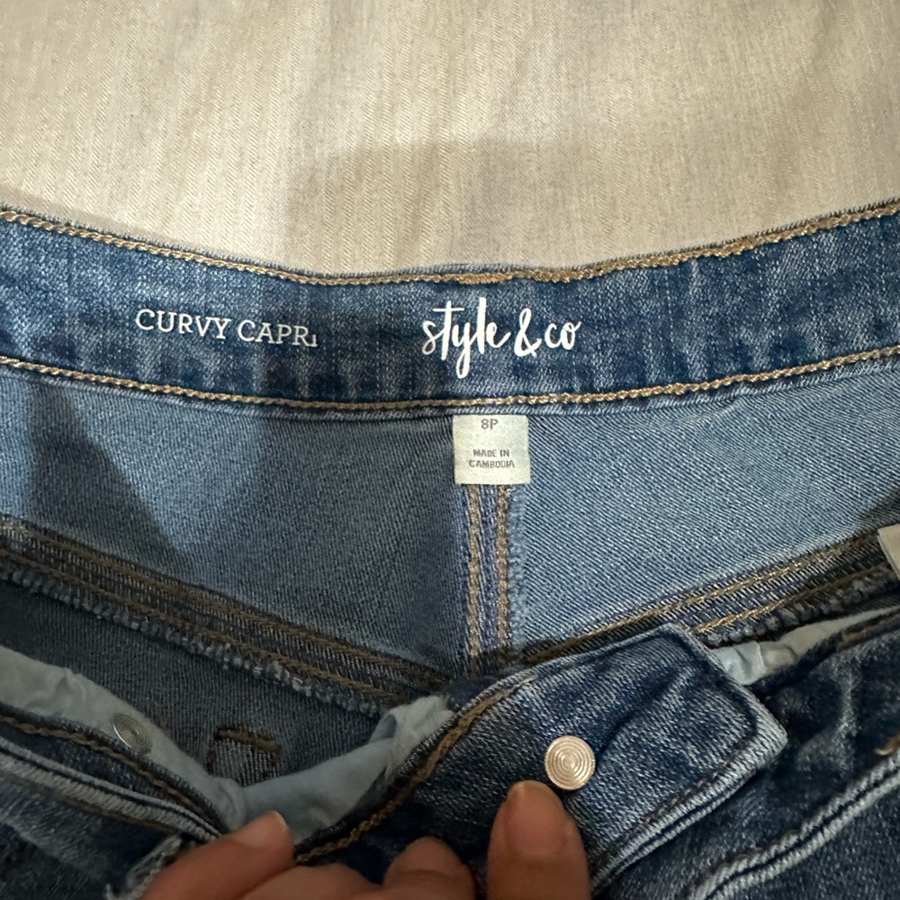 Curvy Capri Jeans